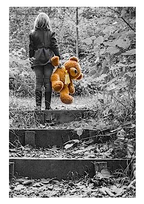 WHich way c bear color m